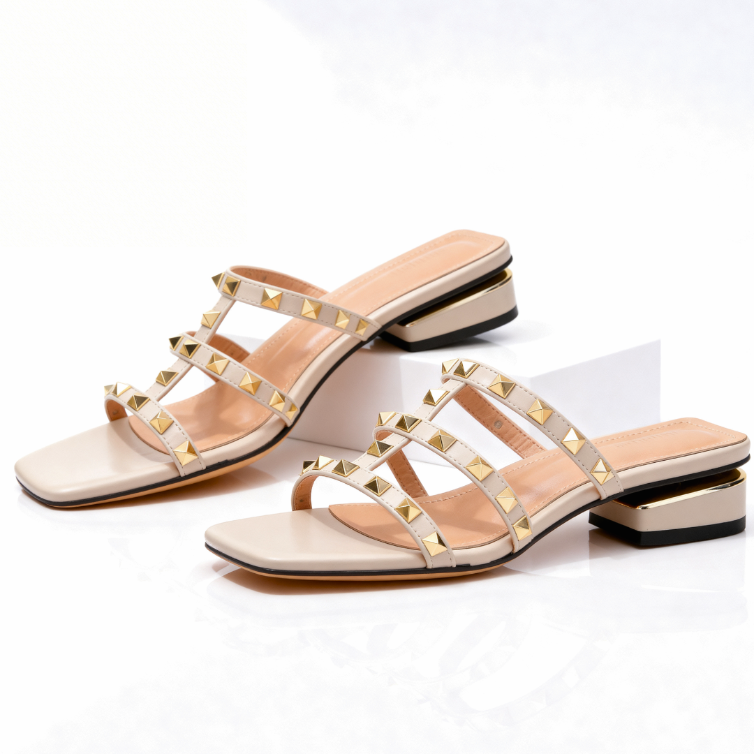 Sandalia Odette con tachuelas